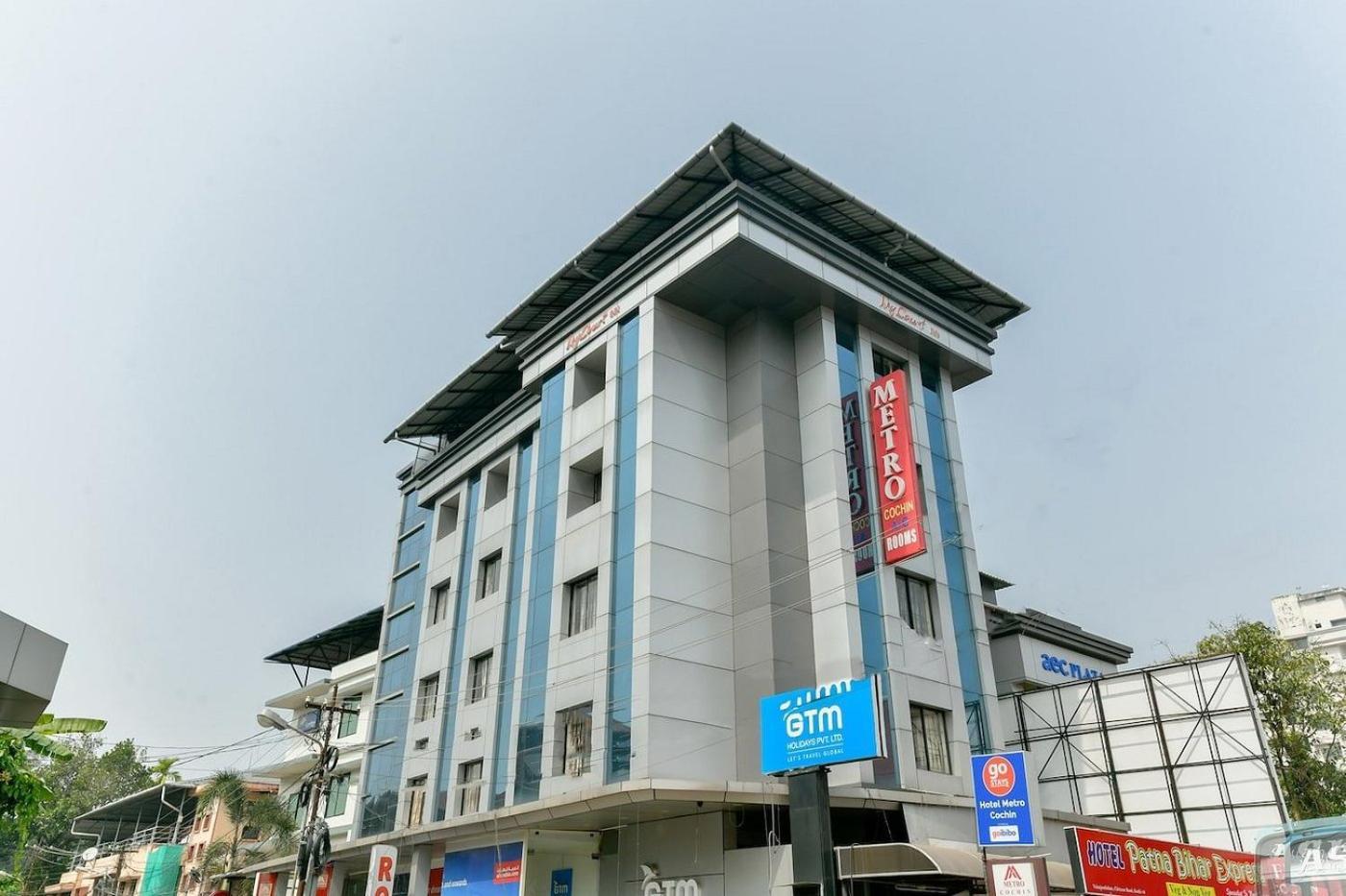 Metro Kochin Business Hotel Exteriör bild